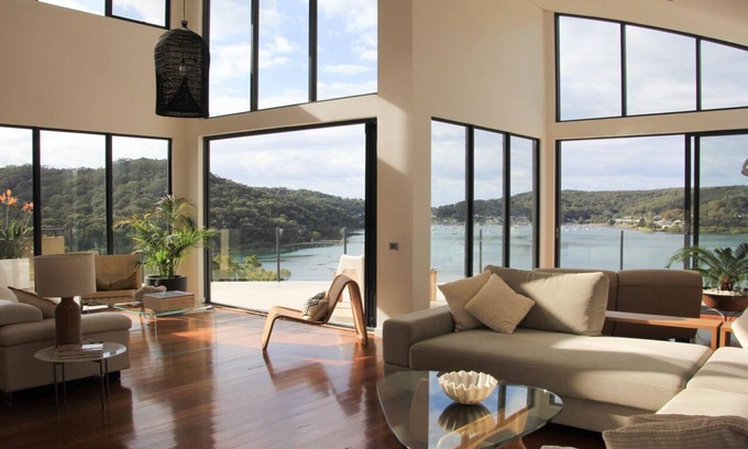 Daleys Point House | LUXURY HOME WITH AMAZING VIEWS & LIFT
