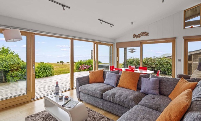 Talland House | Luxury home with amazing sea views, shared swimming pool, gym, & sauna
