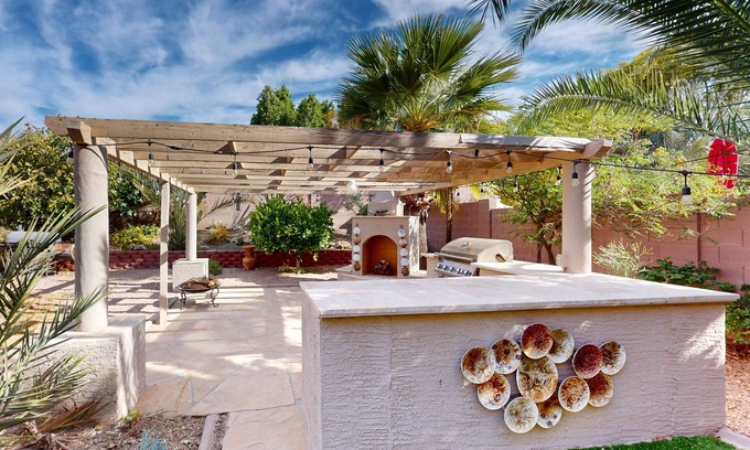 Norterra House | Luxury home with huge backyard, built-in bbq grill, game room