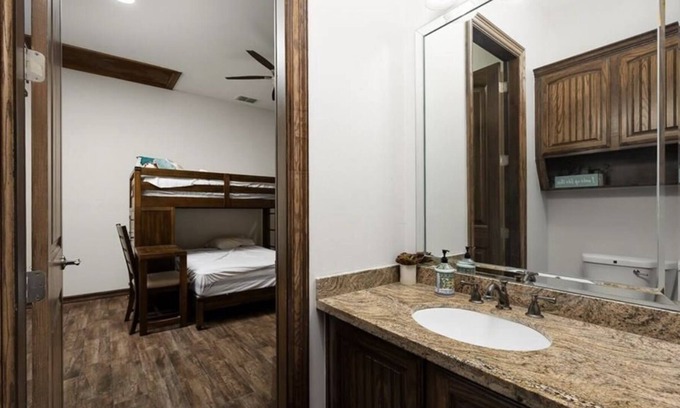 Edinburg House | Luxury Home with private pool in Gated Neighborhood in Edinburg