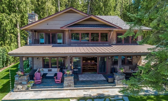 Hope House | Luxury Hope Waterfront Home and Guest House
