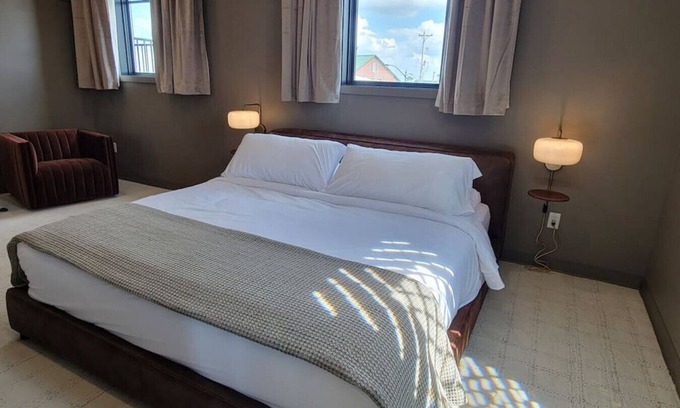 Berlin Apartment | Luxury Hot Tub Suite in Downtown Berlin 304