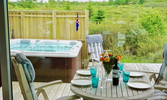 Borgarnes Cottage | Luxury House with Hot Tub close to Snæfellsnes National Park, Iceland top five