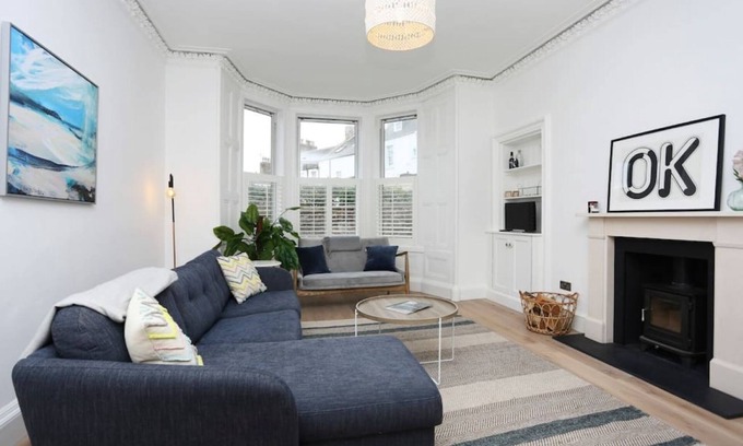 North Berwick Apartment | Luxury House with Patio next to North Berwick Beach