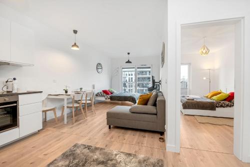 Lodz Apartment | Luxury in City -2-Bright-Secure&FreeParking