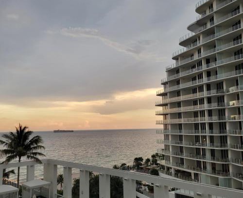 Central Beach Apartment | Luxury Junior Suite in Five Star Hotel