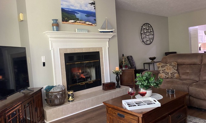 Salem Condo | Luxury Keowee Key Condo with 2 en-suites