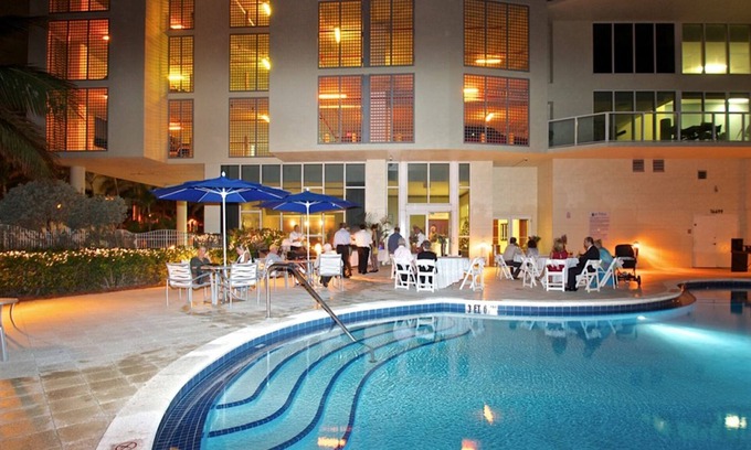 Sunny Isles Beach Apartment | Luxury La Perla Oceanfront Apartment. 30% Off for 1+ Month Rents