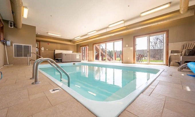 Waterfront Greens House | Luxury Lake Escape w/Indoor Pool & Hot Tubs