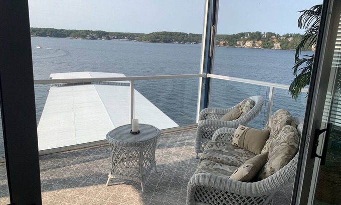 Lake Ozark Condo | Luxury Lake Living at C-Dubs Lake House