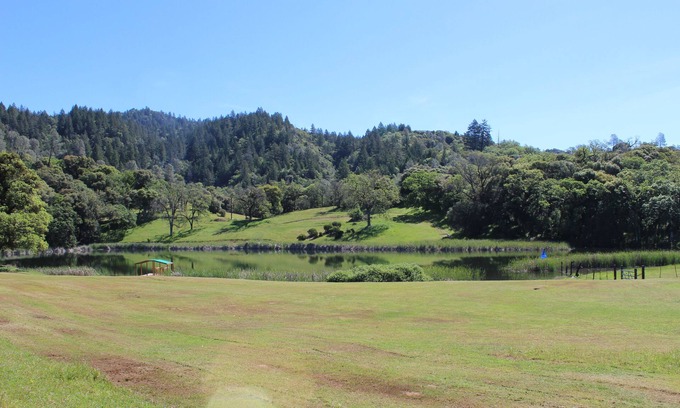 Dos Rios House | Luxury Lake Suite 9 Hole & Disc Golf with Hot Tub, Views, Large Patios.