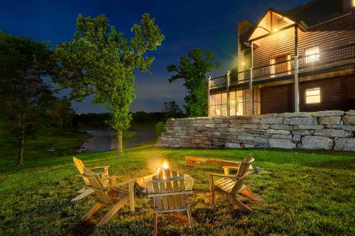 Lampe House | Luxury Lakefront Chalet Resort 2 Pools FREE Amenities Dock Kayaks Waterslide