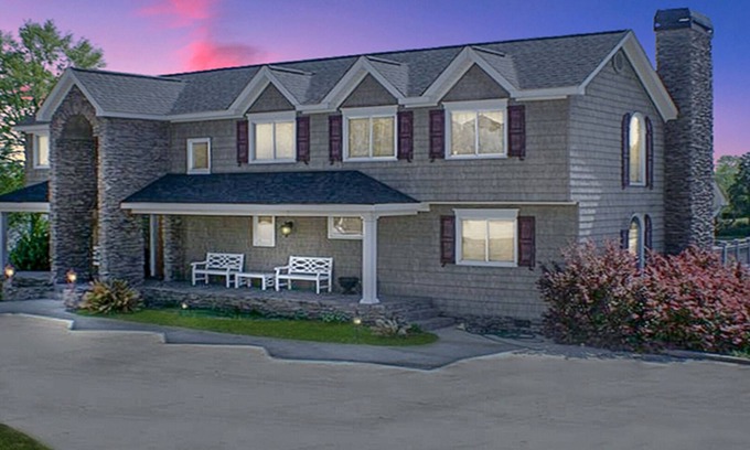 Greenwood House | Luxury Lakefront Estate! 6BR 4.5BA, Private Dock,Ramp, Lakeside Firepit & More!