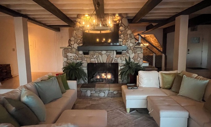 Union Hall House | Luxury Lakefront, Pontoon Boat available