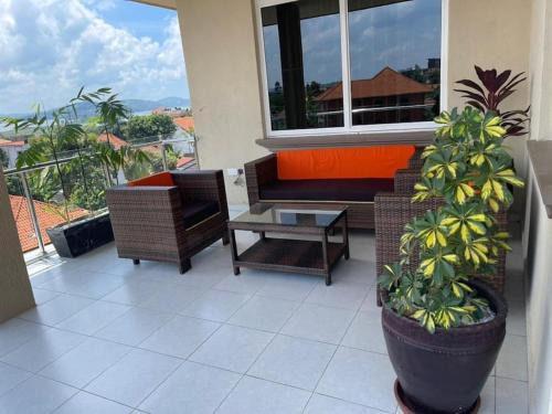 Kampala Apartment | Luxury Lakeview Penthouse in Munyonyo
