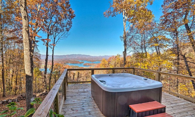 Hiawassee House | Luxury Living by Lake Chatuge w/10/10 Views!