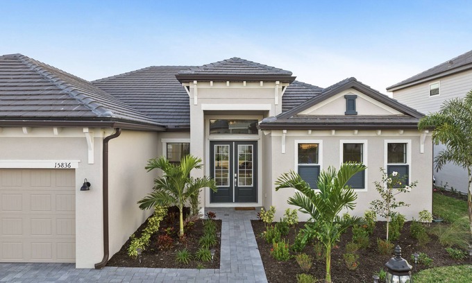 Braden River House | Luxury living in a gorgeous modern rental with access to Pool, Gym and more.