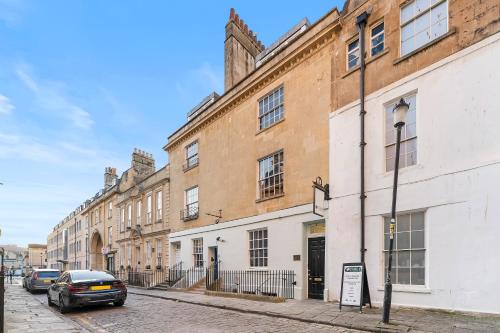 Bath City Centre Apartment | Luxury Living in Bath - The Bridgeton - Sleeps 20