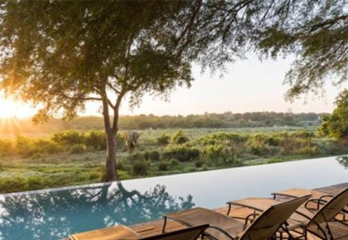 Sabiepark Villa | Luxury Lodge on Sabie River at Kruger Gate!
