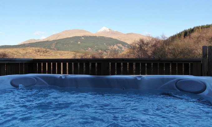 Taynuilt House | Luxury lodge with hot tub
