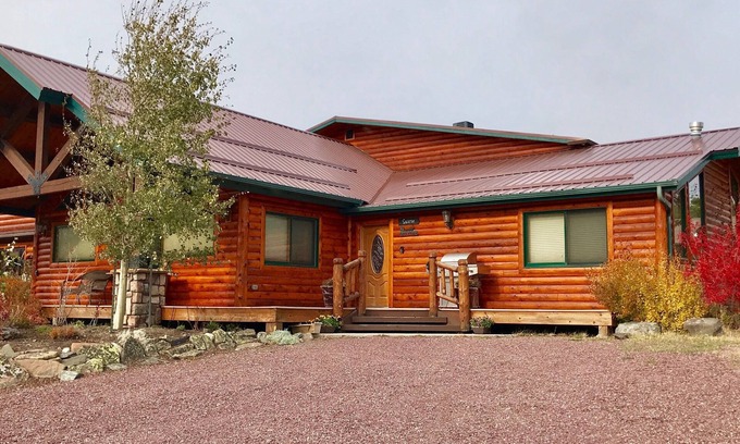 East Glacier Park Condo | Luxury lodging minutes from Glacier National Park.