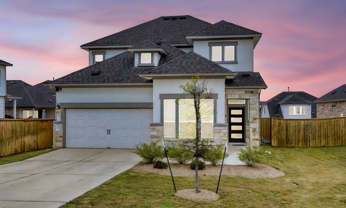 Travis County House | Luxury Lofthouse 4-bedroom with Games/Baby Crib/and Free Parking Space