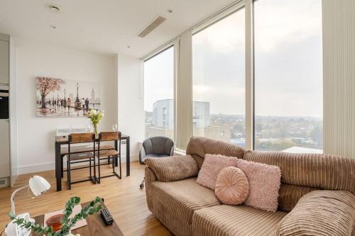 Hanger Hill Apartment | Luxury London Studio