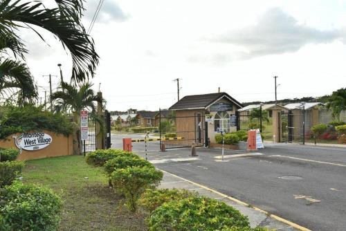 Montego Bay House | Luxury Manor 2 Bedroom/1 Bathroom House w/electric fireplace,