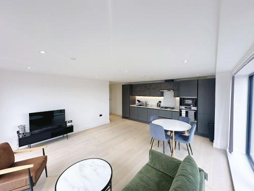 Evelyn Apartment | Luxury Modern Flat Near Center