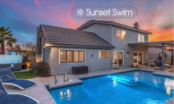 Green Valley North Apartment | Luxury Modern Pool Jacuzzi 15 min to Vegas Strip
