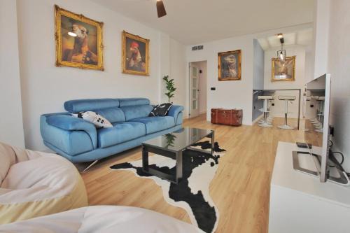La Trinidad-San Juan y Todos los Santos Apartment | Luxury, Modern & Style Mezquita
