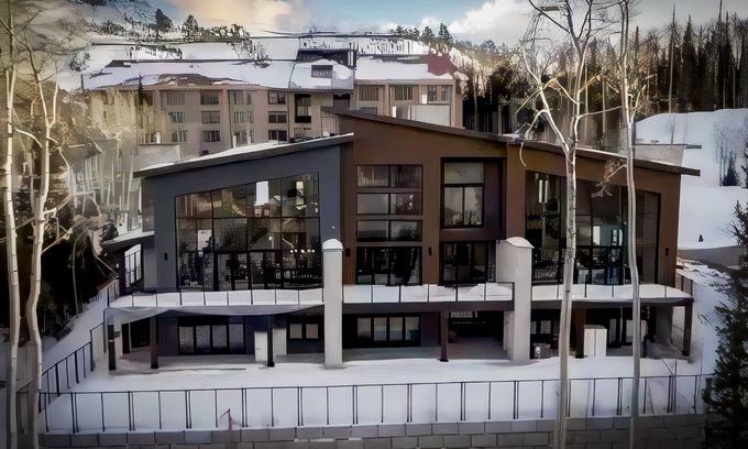 Brian Head Villa | Luxury Mountain Escape- Ski-in/Ski-out 6BR/5.5 Bath, Hot Tub, Sauna & Fireplace