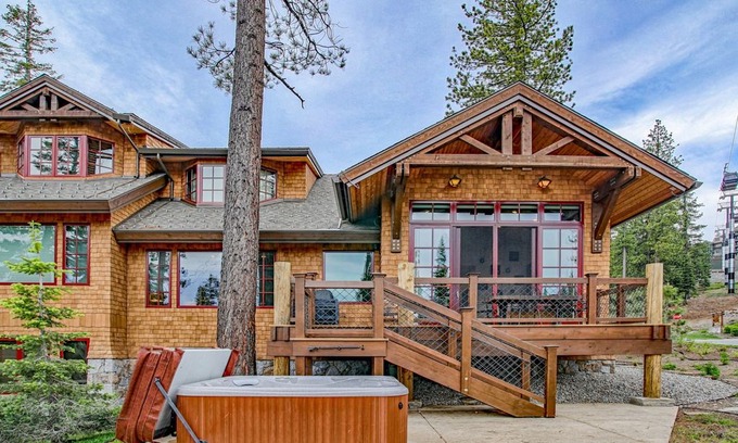 Truckee Apartment | Luxury Mountain Retreat located at Mountainside at Northstar - Ski-in, Ski-out