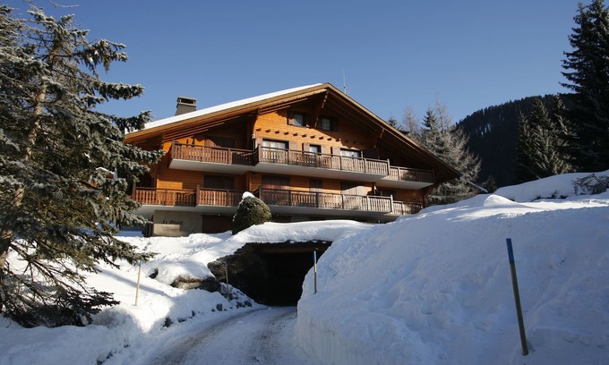 Villars-sur-Ollon Apartment | Luxury Moutainside Chalet with Stunning Views