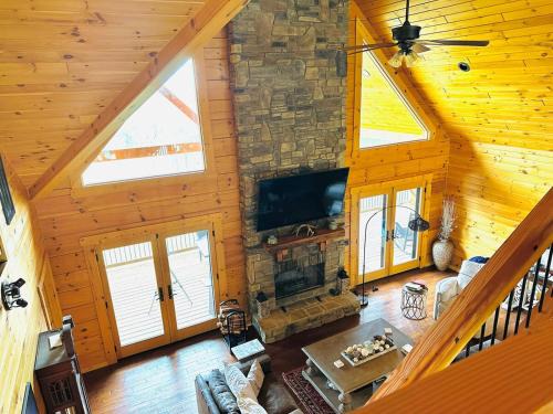 Wilson County House | Luxury Mtn Log Home- Sevier Lodge at May Ridge