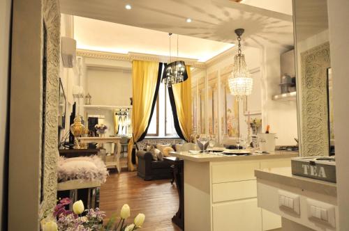 Rione VI Parione Apartment | Luxury Navona apartments by Flatinrome
