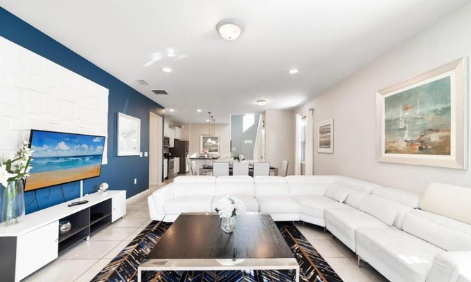 Four Corners Villa | Luxury New Villa near Disney with pool 6bedrooms