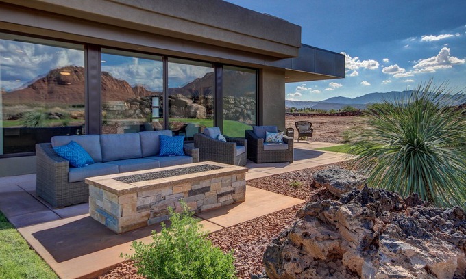 Ivins House | Luxury Nightly Rental Steps To Snow Canyon Park Entrance Saint George Utah
