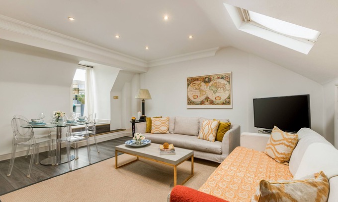 Pembridge Apartment | Luxury Notting Hill 3 bedroom, 2 Bathroom Duplex Apartment