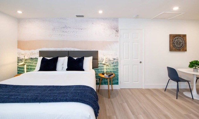 Poinciana Park Hotel | Luxury Oasis in Fort Lauderdale