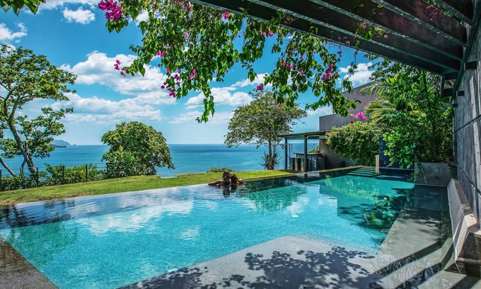 Playa Flamingo House | Luxury Ocean Front House, 6 Bedrooms, Sunset views, daily cleaning.