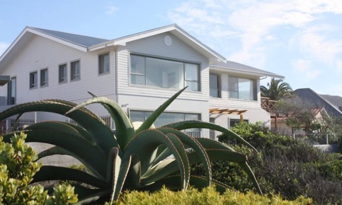 Westcliff Villa | Luxury Ocean front Villa, 2-6 Bedrooms, Hermanus Cliffpath