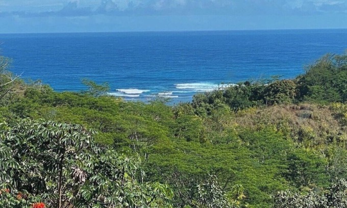 Kaiulani Condo | Luxury Ocean View Townhouse; 2,864SqFt; 3 Bedroom; 3-1/2 Bath; 3 community pools