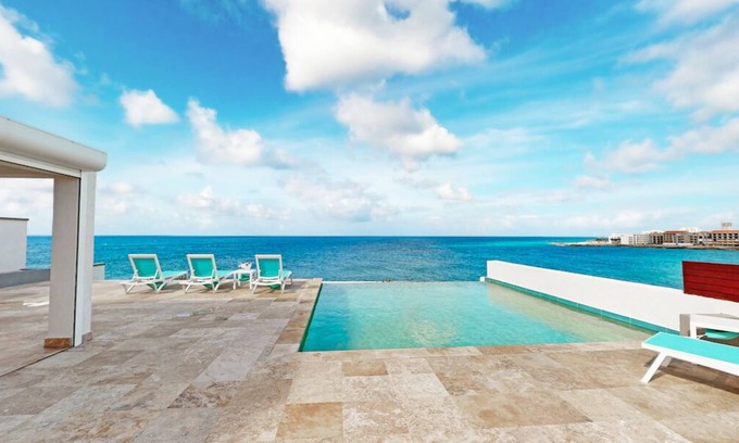 Beacon Hill Condo | Luxury Oceanfront 3 Bedroom 3.5 Bathroom-Stunning Views of the Sea & Airport