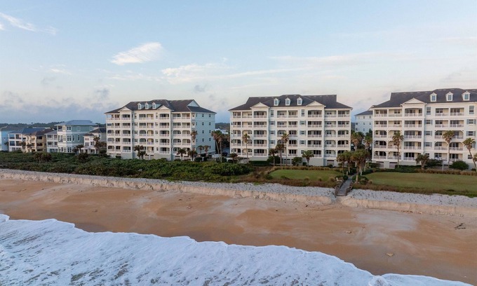 Palm Coast Condo | Luxury Oceanfront Condo Pet Friendly Prime Spot