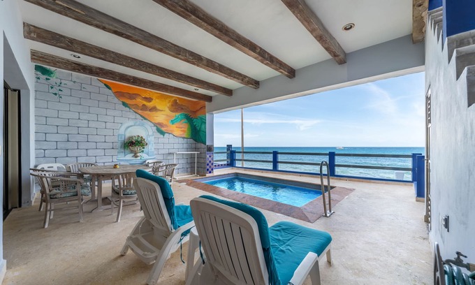 Isla Mujeres Villa | Luxury Oceanfront Retreat with Pool in El Centro - Walk to North Beach