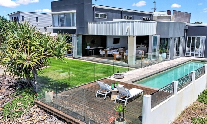 Bargara Apartment | Luxury oceanfront Oasis, simply the best