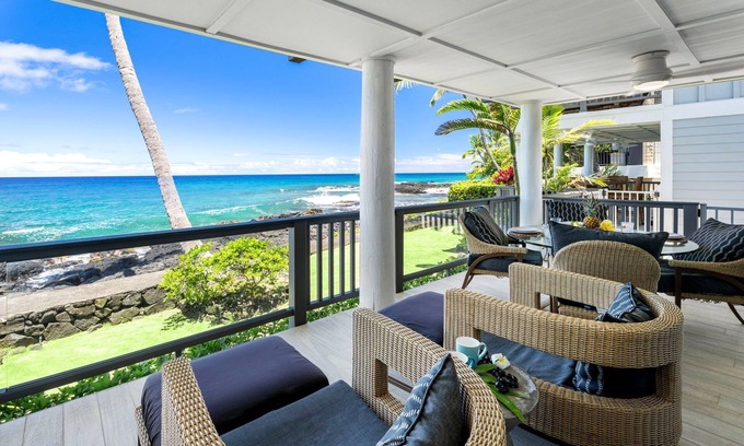 Kailua-Kona Condo | 🏖️Luxury Oceanfront | Panoramic Views, Private Sauna & Beach Access