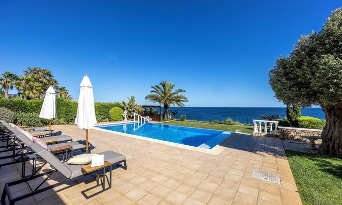 Luz Villa | Luxury Oceanfront Villa with breathtaking Sea Views, heated (opt.) infinity Pool
