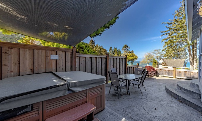 Trinidad Cabin | Luxury oceanside retreat, hot tub, epic views, expansive grounds for wildlife viewing and picnics